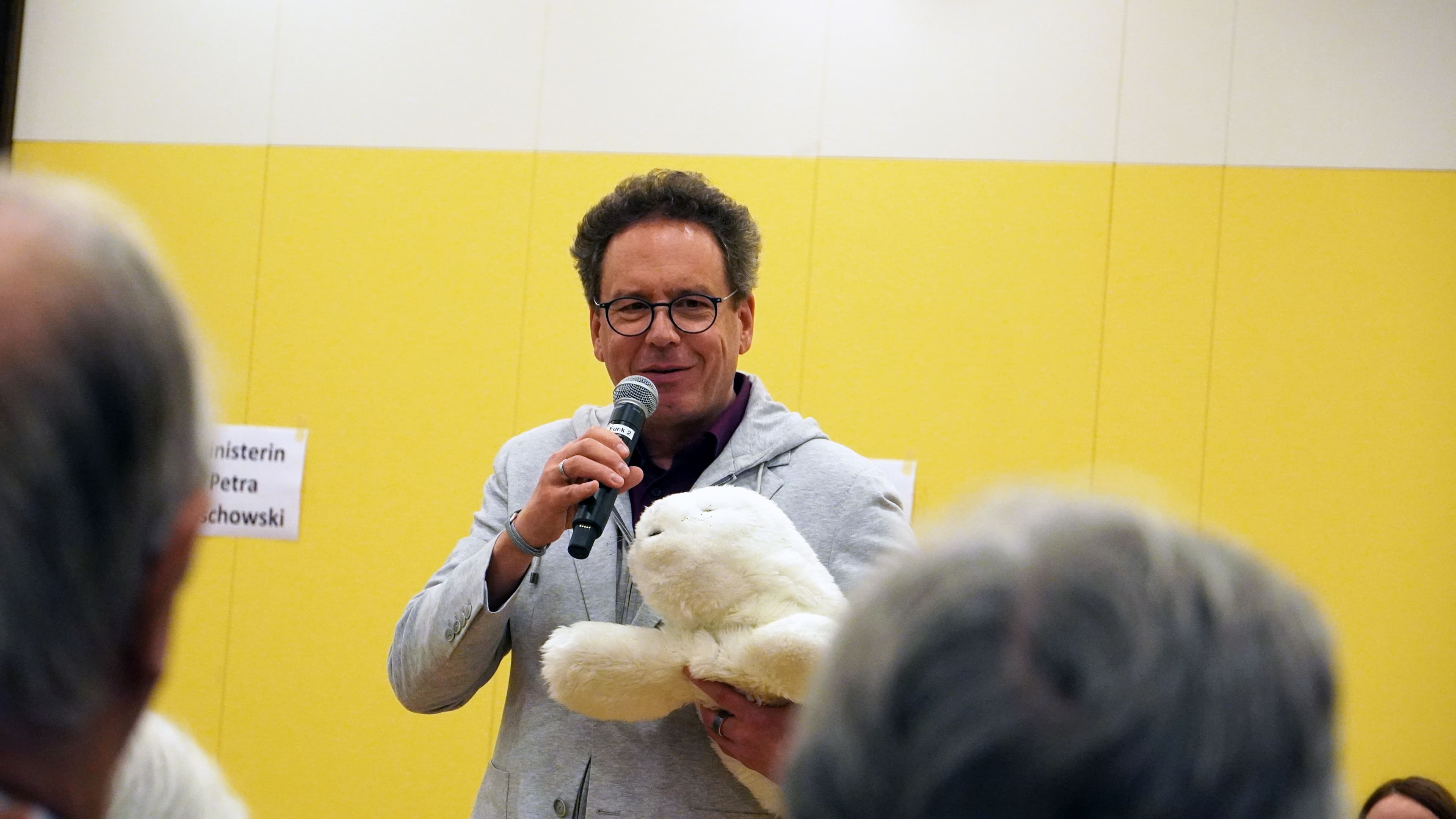 A man on stage at the Cannstatter Forum