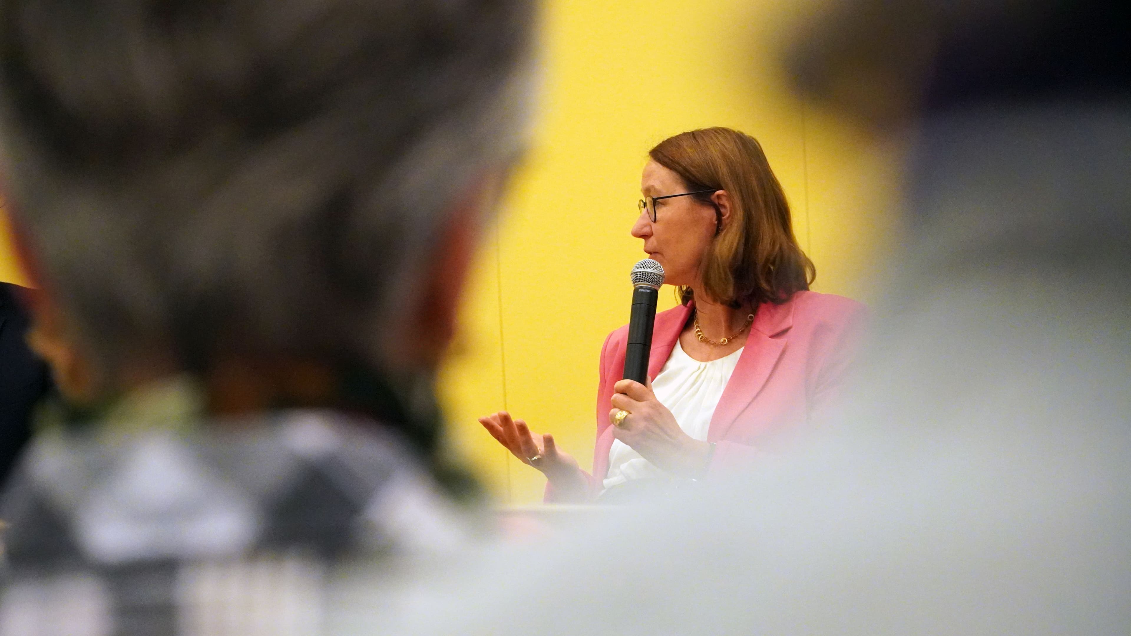 Ulrike Cress on stage at the Cannstatter Forum