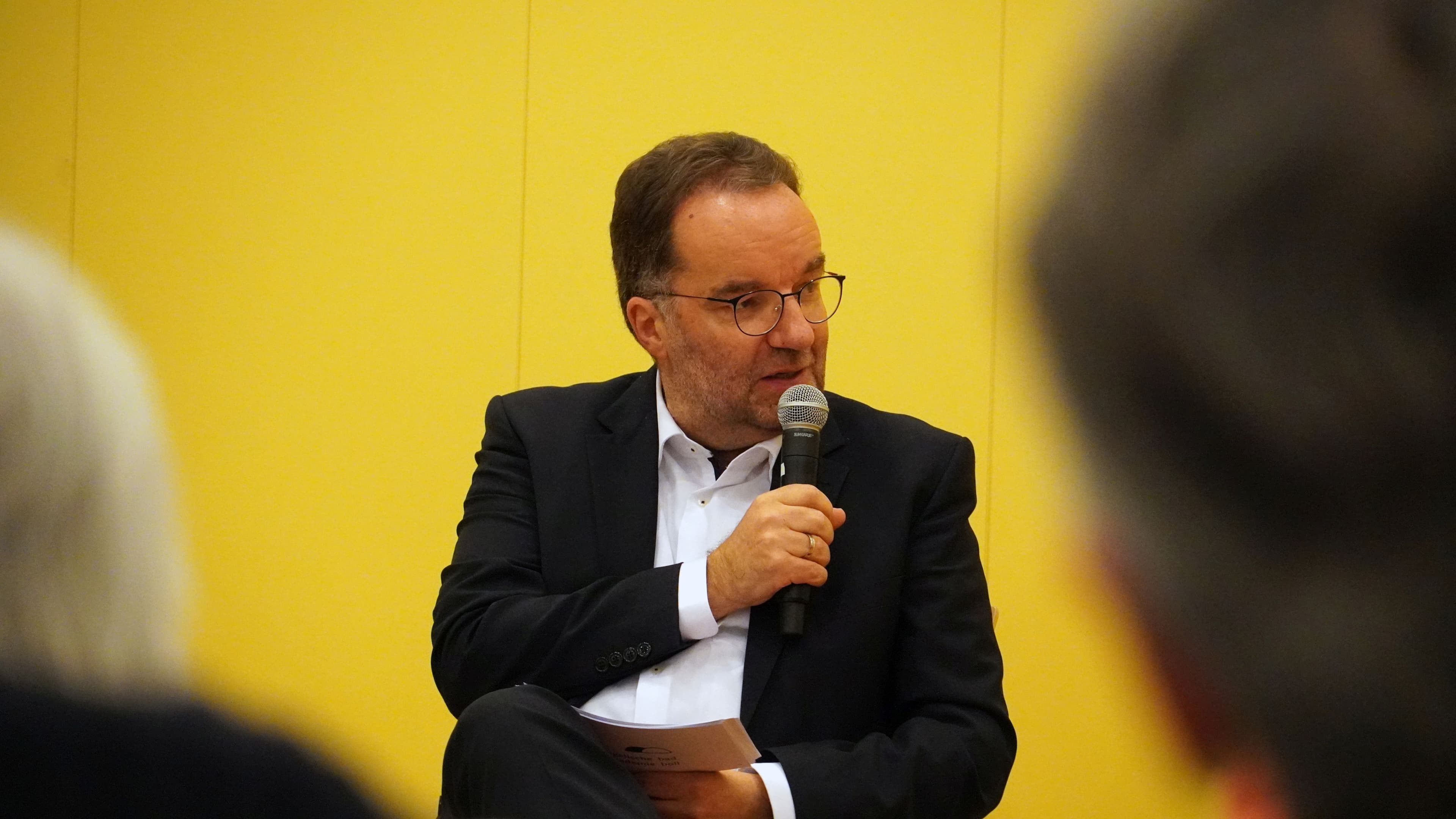 Peter Steinle on stage at the Cannstatter Forum