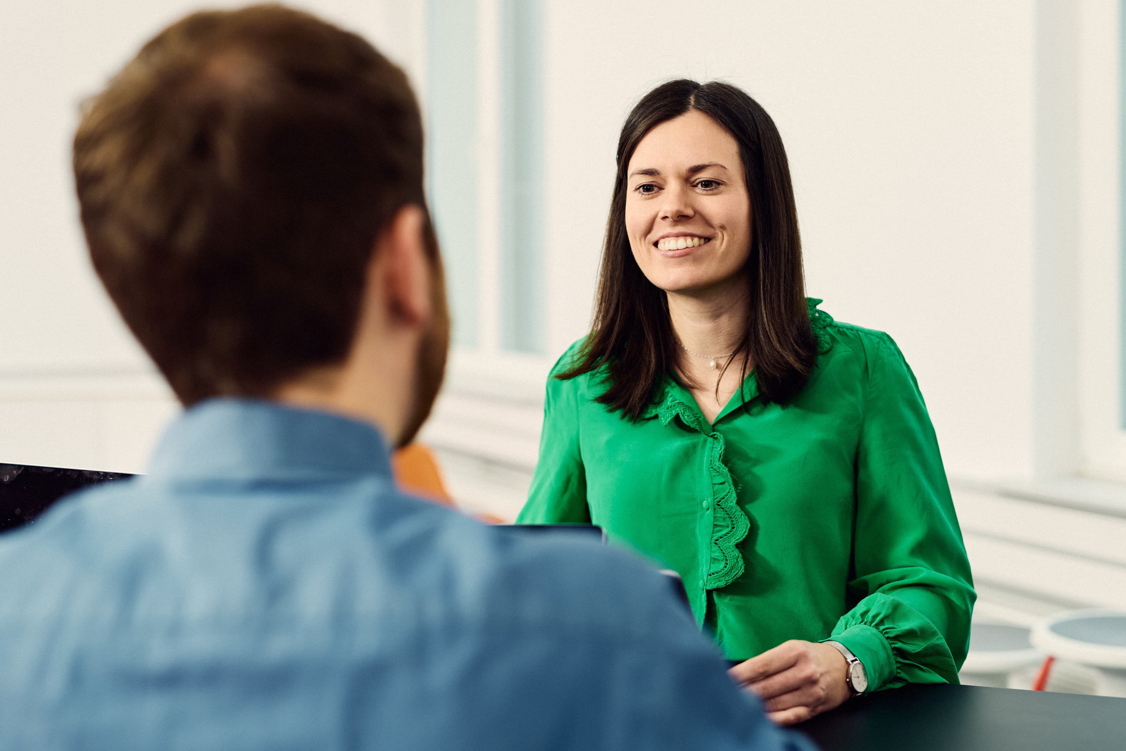 An interaction between two IWM employees in the TüDiLab